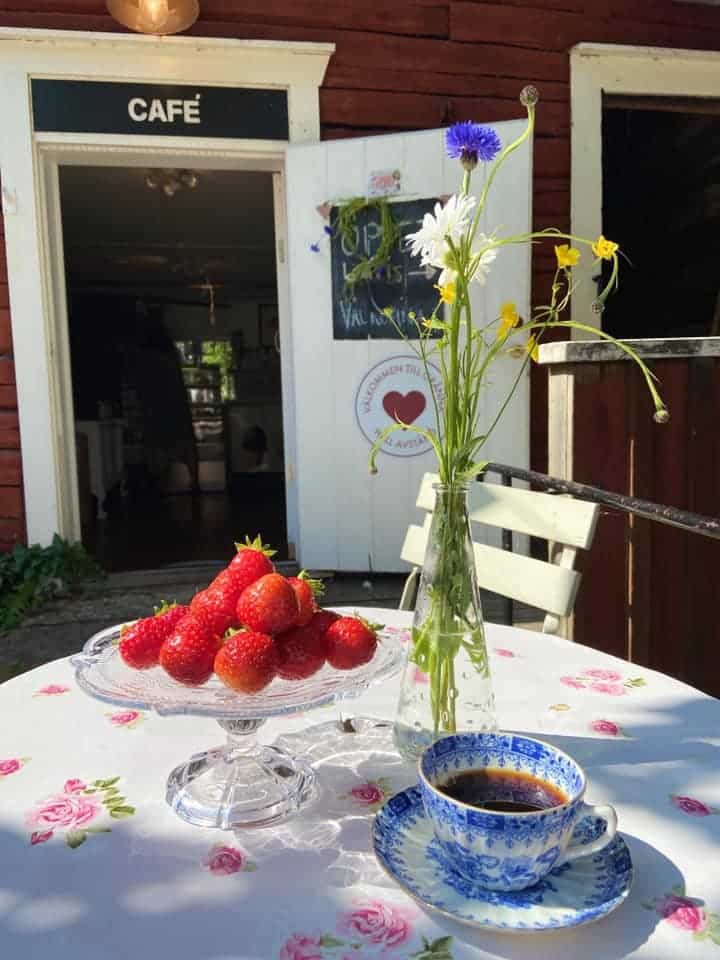 Hallsta-gardens-cafe.jpg